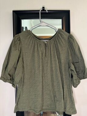 Old Navy Olive Green Puff-Sleeve Peasant Blouse